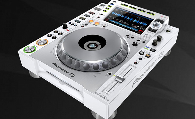 Белая версия NXS2 от Pioneer DJ
