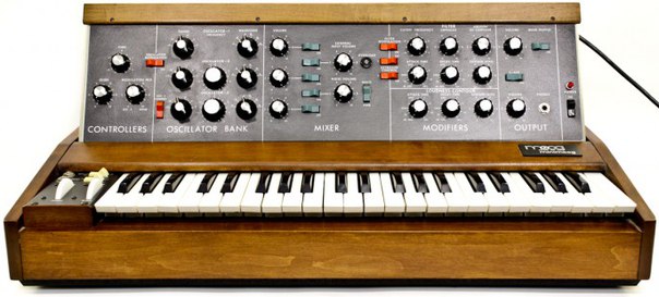 Korg возвращает к жизни Minimoog Model D Korg возвращает к жизни Minimoog Model D