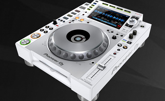 Белая версия NXS2 от Pioneer DJ Белая версия NXS2 от Pioneer DJ