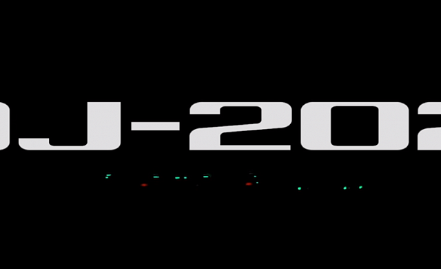 Roland DJ-202 DJ Controller for Serato DJ Intro Roland DJ-202 DJ Controller for Serato DJ Intro